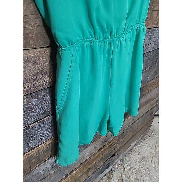 Romper Green Romper Scallop V-Neck Bodice Large - Picture 8 of 9
